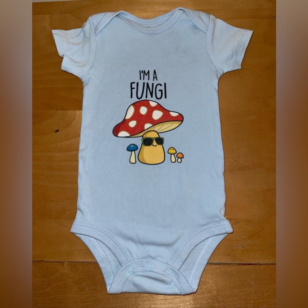 9 month baby boys body suit “I’m a fungi”